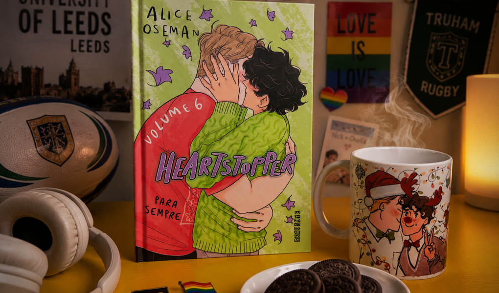 Volume 6 da série Heartstopper sobre a mesa com vários elementos que remetem ao universo.